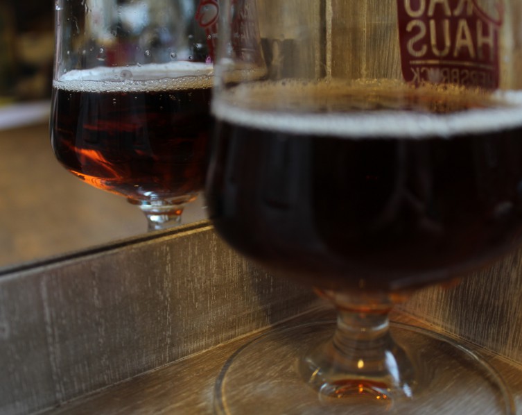 Die Hefe ist also auch für den Schaum, oder auch die Bierkrone, verantwortlich (Foto: Karoline Grimm).