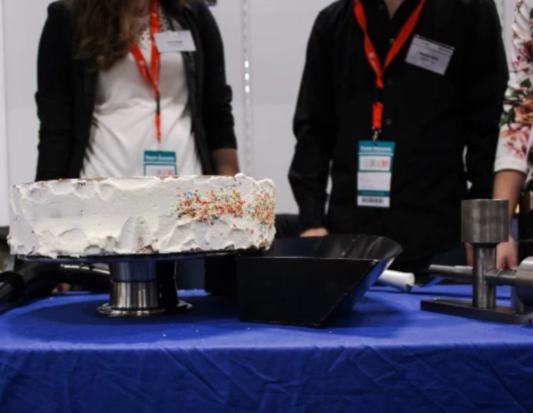 Cake Sparkler auf der iENA Erfindermesse in Nürnberg (Foto: Jessica Lederer).