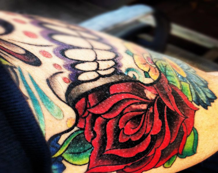 Beinahe jeder Farbton kann in die Haut gestochen werden. Bild: Felix Zeiss